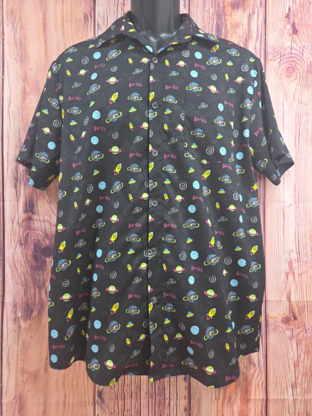 Buc-Ees Mens Black Space Print Short Sleeve Shirt Small